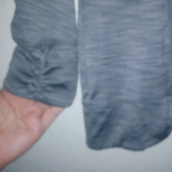 Champion L Hoodie Pullover Athletic Top in Heathered Gray Blue - Picture 2 of 7